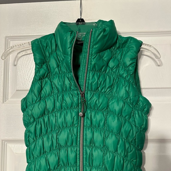 Athleta Downalicious Puffer Vest - Picture 2 of 15